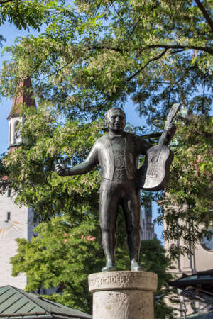 Statue at the Viktualienmarkt in Munich, a typical farmer's marketのeditorial素材