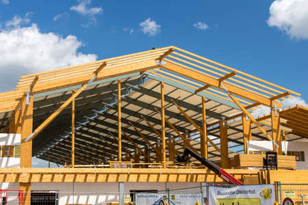 Building works in preparation of the Oktoberfest 2015 with the buildup of the famous beer tents, picture was taken on 30th July, roughly 2 months prior start of the folk festivalのeditorial素材
