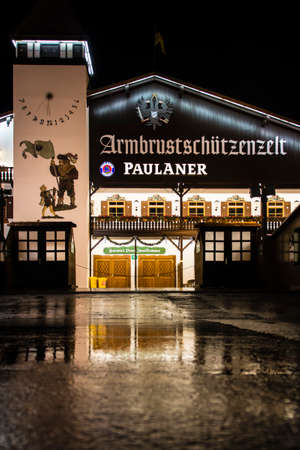 Nightshot of the Armbrustschuetzenzelt on Theresienwiese during Oktoberfestのeditorial素材