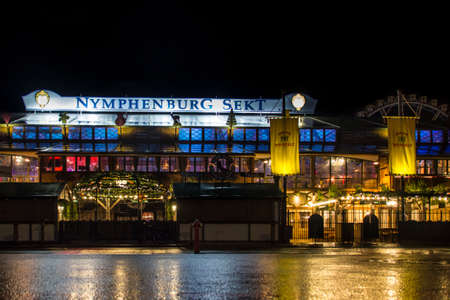 Nightshot of the Kuflers Weinzelt on Theresienwieseのeditorial素材