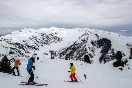 Group of people waiting prior downhill skiing on a  piste at the Horberg mountain in Tyrol, Austriaのeditorial素材