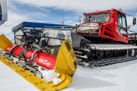 Snowplow clears tracks at Penkenjoch in the ski region of the Hintertuxer Glacier (Tuxer Ferner) in Tyrol, Austriaのeditorial素材