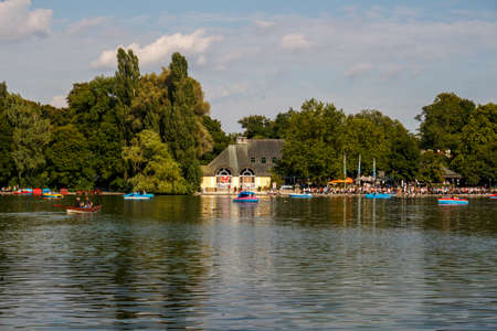 The Englischer Garten (English Garden) is a large public park in the centre of Munich, stretching from the city centre to the northeastern city limitsのeditorial素材
