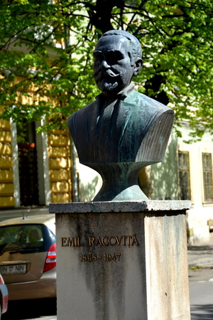 Statue in Cluj-Napoca, Transylvaniaのeditorial素材