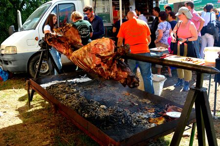 Sunday in the courtyard of the church Crit, Transylvania. The villagers started building a single-nave Romanesque church, which is uncommon for a Saxon church, in the 13th century. They began construction by building the first choir and a semicircular apsのeditorial素材