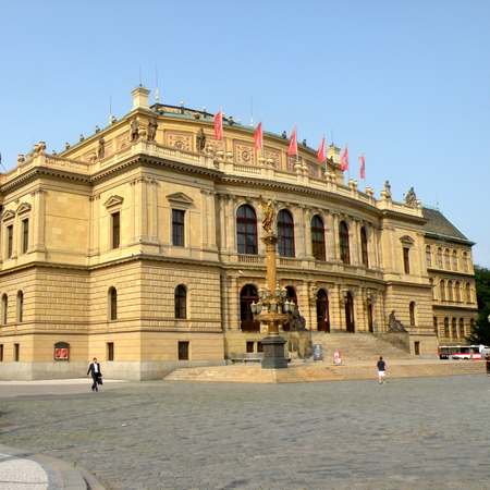 Prague, an exceptional touristic destination. Beautiful buildings and monuments in the city center. Old Town with the city and houses sec. XIX.のeditorial素材