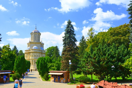 Cathedral of Curtea de ArgeÈ (early 16th century) is a Romanian Orthodox cathedral in Curtea de ArgeÈ, Romania. It is located on the grounds of the Curtea de ArgeÈ Monastery, and is dedicated to Dormition of the Mother of Godのeditorial素材