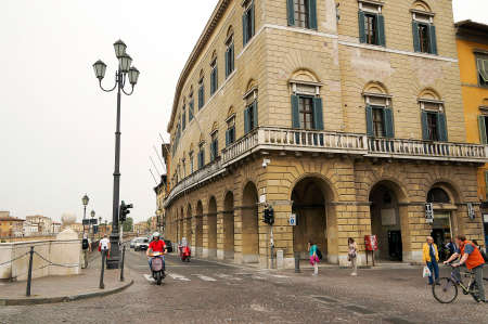 PISA, TOSCANY, ITALY - MAY 22, 2014- cityscape of pisaのeditorial素材