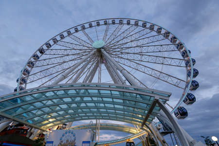 Seattle, Washington, USA - july 20, 2018 - The Seattle Great Wheel, at Pier 57 on Elliott Bay in Seattle, Washington.のeditorial素材