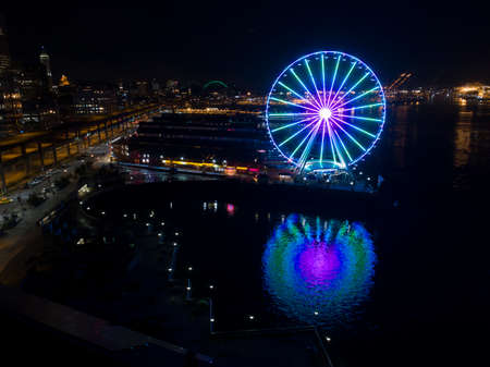 Seattle Washington USA Waterfront Night Viewのeditorial素材