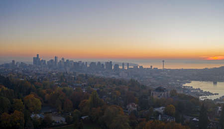 Downtown Seattle Washington City Skyline Sunset Panoramic Viewの写真素材