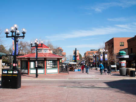 Boulder, Colorado/USA - February 21, 2019: Pearl Street Mall Downtownのeditorial素材