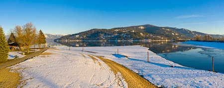 Sandpoint Park Idaho Sunset Snowy Winter Scene Lake Pend Oreilleの写真素材