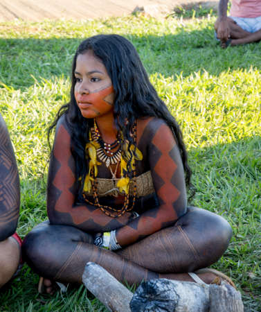 Brasilia, Brazil-April 25th 2019: Thousands of Indigenous Indians descend upon the capital city of Brasilia, in a movement called âAcampamento Terra Livre 2019 (Encampment for Free Land) in hopes of oのeditorial素材