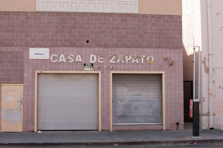 El Paso, Texas USA-October 6, 2020: The Empty Street of Downtown El Paso, as Shops and Business have closed or gone out of business due to Covid 19のeditorial素材