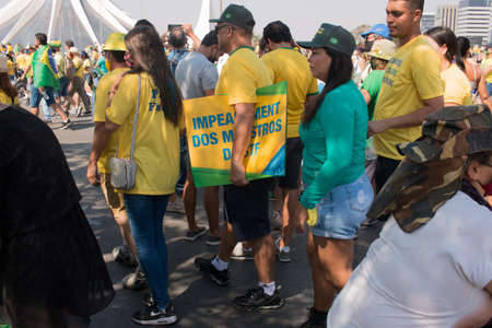 Brasilia, DF, Brazil, September 7, 2021: Thousands of Brazilians rally in the  streets in Support of current President Jair Bolsonaro on Brazilâs Independence Day known as â7 de Setembroâのeditorial素材