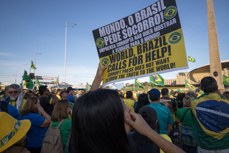 Brasilia, Brazil, November 30 2022 Thousand of Demonstrators from all over Brazil, descend in front of the Army Headquarters to Protest the outcome of the October 2022 Presidentialのeditorial素材