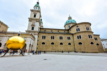 Sphaera in Kapitelplatz in Salzburg, Austria. Wide viewのeditorial素材
