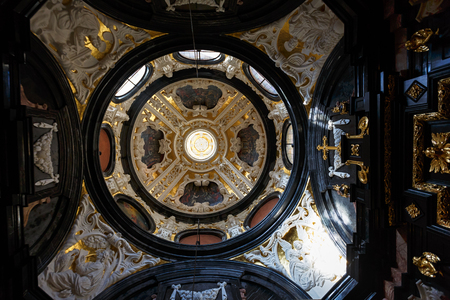 Interior of Cathedral of Wawel, the part of Wawel Castle complex, Krakow, Polandのeditorial素材