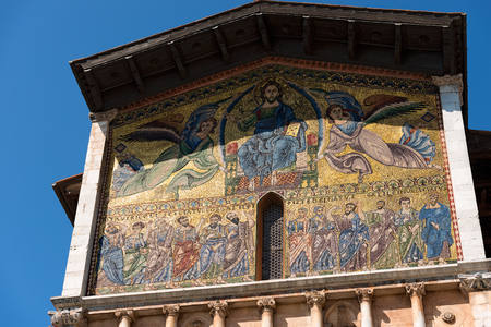 Detail of the pediment of the Basilica of San Frediano (in romanesque style - XII century) in the ancient town of Lucca, Toscana (Tuscany), Italy, Europeのeditorial素材