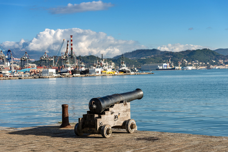 Ancient naval cannon (1819) in the port of La Spezia - Liguria - Italy - Europeの写真素材