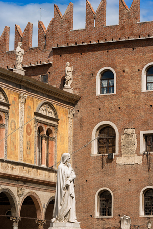 Piazza dei Signori in Verona with the statue of Dante Alighieri (1265-1321). UNESCO world heritage site, Veneto, Italy, Europeのeditorial素材