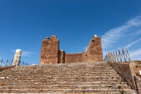 Capitolium, the largest Roman temple of Ostia Antica, dedicated to Jupiter, Juno and Minerva, colony founded in the 7th century B.C. near Rome,  Latium, Italy, Europeの写真素材