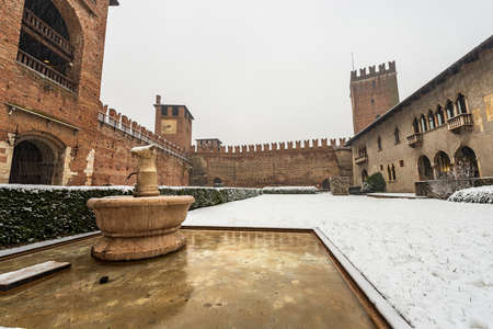 Castelvecchio, the medieval old castle, 1357 in Verona with snow in winter, UNESCO world heritage site, Veneto, Italy, Europeのeditorial素材