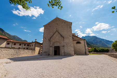 Medieval Cathedral of Venzone, Church of St. Andrew the Apostle, 1308. Destroyed by the 1976 earthquake and rebuilt between 1988 and 1995. Udine province, Friuli-Venezia Giulia, Italy, Europe.の写真素材