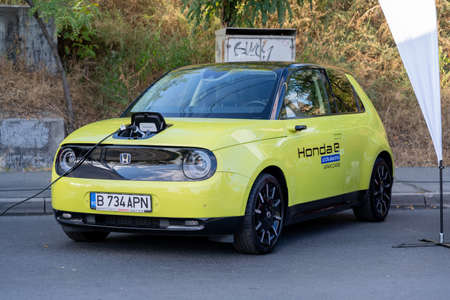 Galati, Romania - September 15, 2021: 2021 Honda-e electric carのeditorial素材