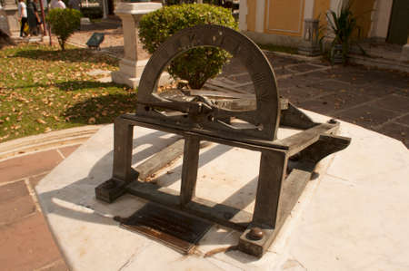 Sundial located in Wat Niwet Thammaprewat Thailandの写真素材