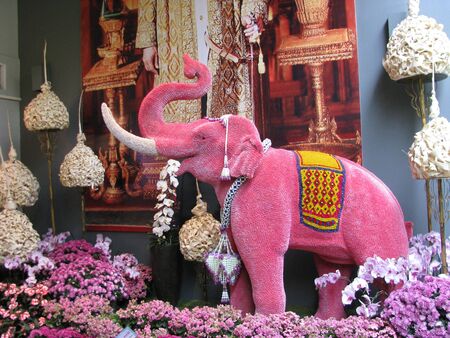 pink flower elephant display in Chiang Mai, Thailandの写真素材