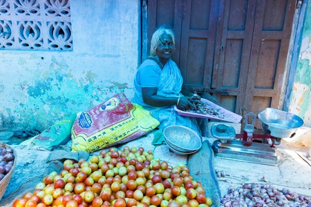 Illustrative image. Pondicgery, Tamil Nadu, India - Marsh 03, 2014. Shop of fruits and vegetables, itinerant trade small merchantのeditorial素材