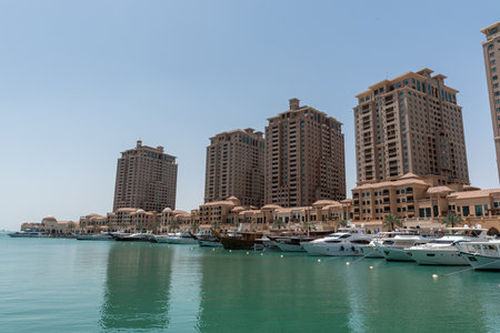 The Pearl's massive residential development in West Bay, Doha, Qatar.のeditorial素材