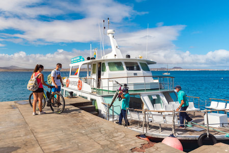Tourists arriving by Ferry to Isla Lobos in Fuerteventuraのeditorial素材