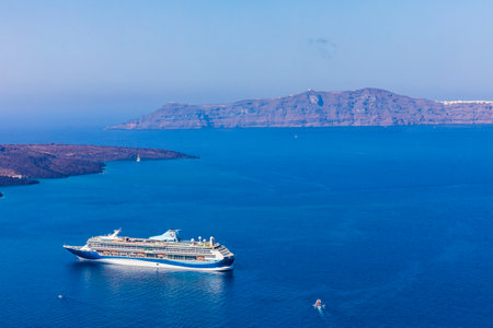 Overhead view of Greek ferry from Fira Village, Santoriniのeditorial素材