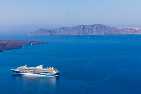 Overhead view of Greek ferry from Fira Village, Santoriniのeditorial素材