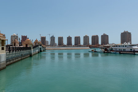 The Pearl's massive residential development in West Bay, Doha, Qatar.のeditorial素材