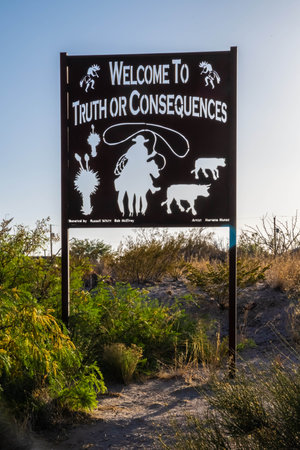 The very beautiful town of Truth or Consequences, New Mexicoのeditorial素材