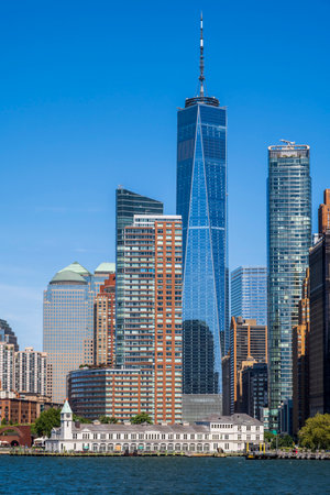 Lower Manhattan skyline with One World Trade Centerのeditorial素材