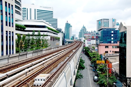 BANGKOK, THAILAND - JUNE 25: The Tracks of train on sky train in central Bangkok on June 5, 2011 in Bangkokのeditorial素材