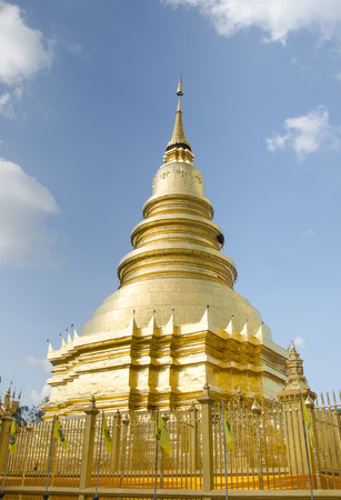Golden pagoda in Temple of Lumpoon province, Thailandの写真素材