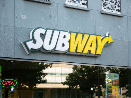 BERLIN, GERMANY - AUGUST 3, 2018: Subway Logo At A Fast Food Restaurant In Berlin, Germanyのeditorial素材