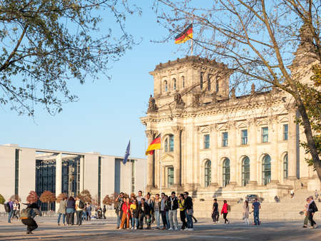 BERLIN, GERMANY - OCTOBER 14, 2018: Tourists In Front of The Reichstag Building In Berlin, Germanyのeditorial素材