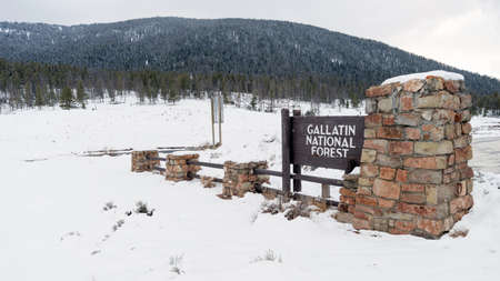 Gallatin National Forest Wyoming Entry Sign Territory United Statesのeditorial素材