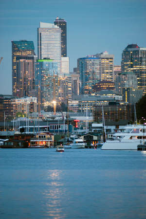 Luxury Yachts Boats Lake Union Seattle Downtown City Skylineの写真素材
