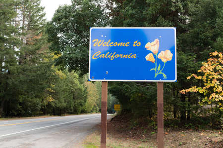 South on 101 between Oregon and California you will see this signの写真素材