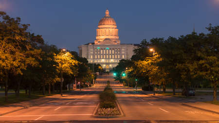 West Main Street leads right to the Capital in Jefferson Cityのeditorial素材
