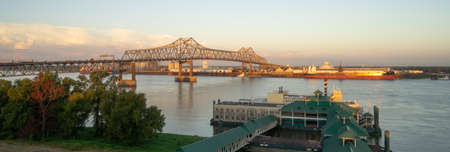 Horace Wilkinson Bridge carries Interstate 10 in Louisiana across the Mississippi River from Port Allen in West Baton Rouge Parish to Baton Rouge in East Baton Rouge Parish.のeditorial素材
