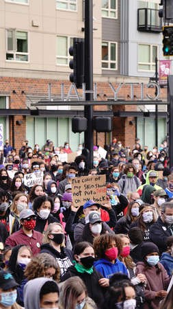 Auburn, WA/USA â June 2: Street View Protesters Gather while Police keep watch at City Hall to March for George Floyd Auburn on June 2, 2020のeditorial素材